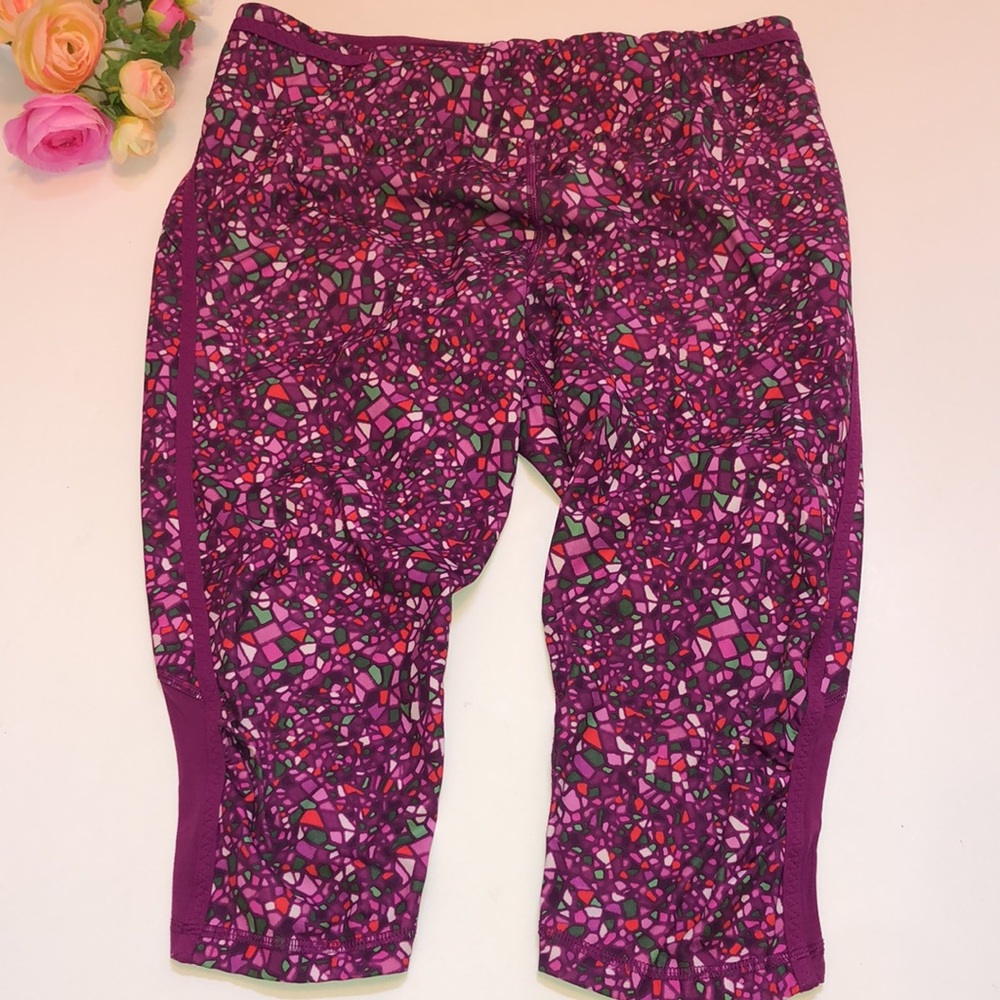 Lululemon Crop Size 10 Real Quick Crop Paradise Camo Multi Regal Plum - Picture 3 of 15